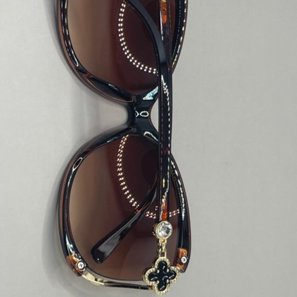 TWO New Women's Sunglass set - Picture 9 of 12